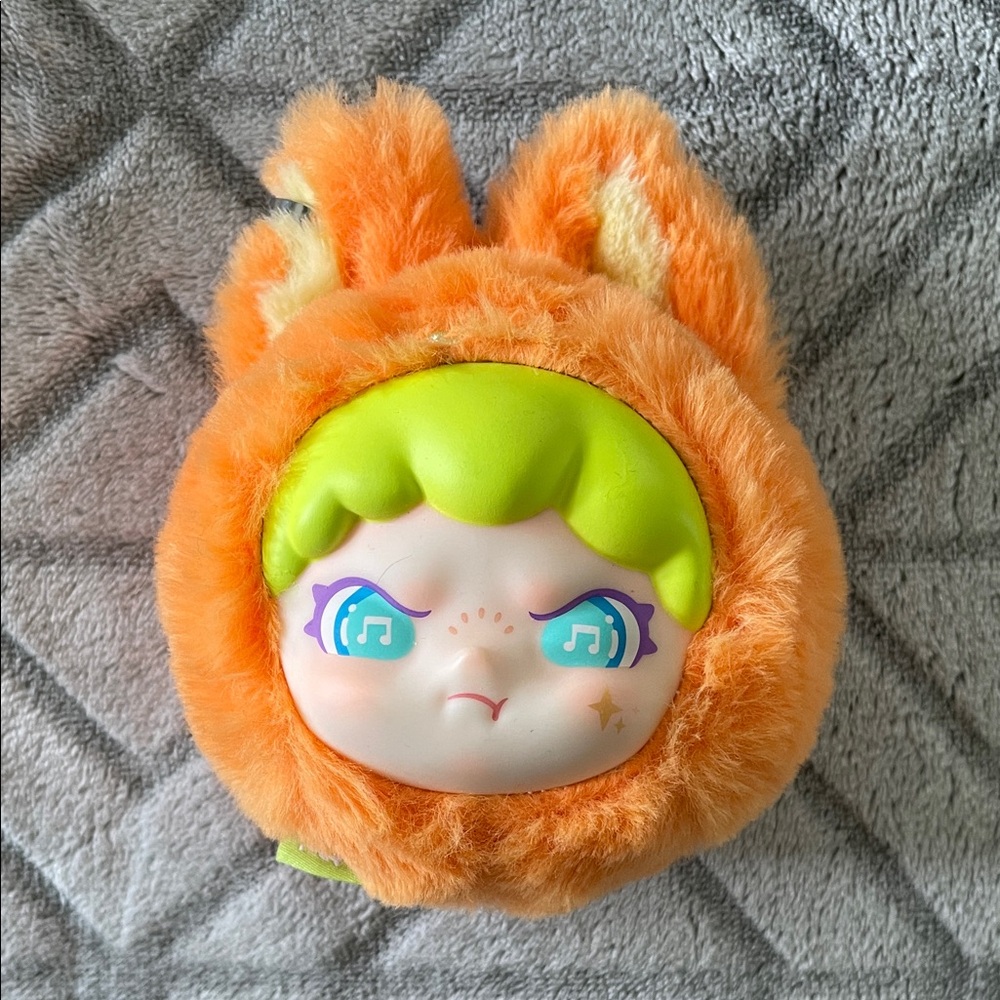 • Dora Fuzzy Keychain • - Picture 2 of 8